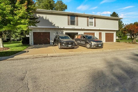 Tiny photo for 15340 Holly Court #B, Oak Forest, IL 60452 (MLS # 12790512)