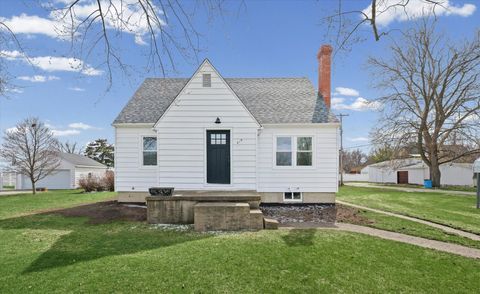Photo of 619 E 11th Street, Gibson City, IL 60936 (MLS # 12590754)