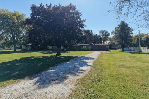 Tiny photo for 2213 E County 9 Road, Milford, IL 60953 (MLS # 12788931)