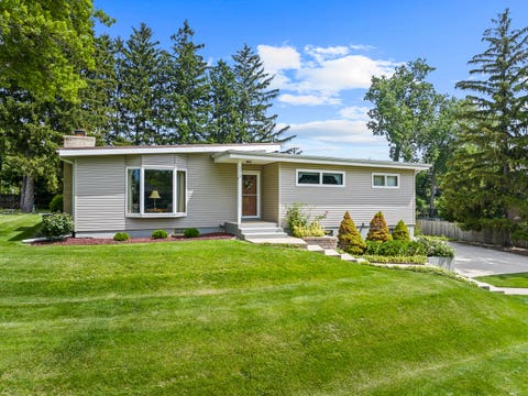 Photo of 2474 College Road, Downers Grove, IL 60516 (MLS # 12684530)