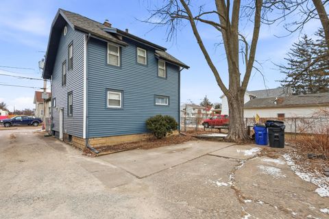 Tiny photo for 1616 25th Avenue, Moline, IL 61265 (MLS # 12557529)