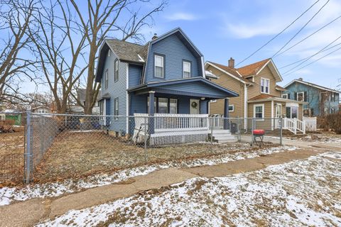 Tiny photo for 1616 25th Avenue, Moline, IL 61265 (MLS # 12557529)