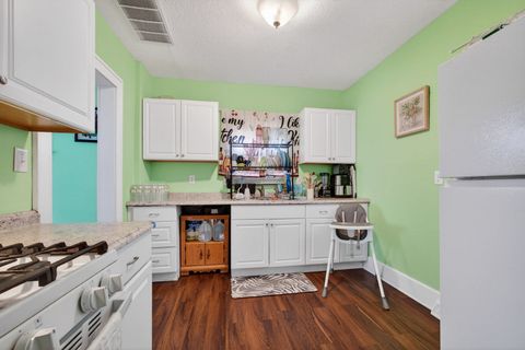 Tiny photo for 1616 25th Avenue, Moline, IL 61265 (MLS # 12557529)