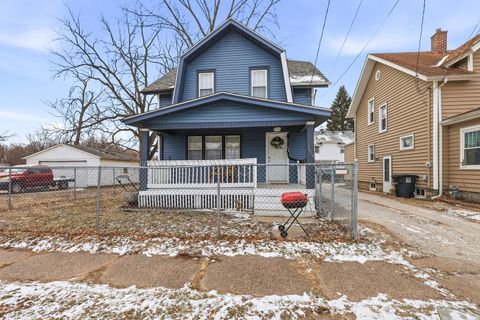 Photo of 1616 25th Avenue, Moline, IL 61265 (MLS # 12557529)