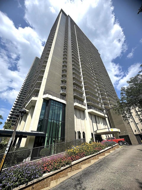 Tiny photo for 6007 N Sheridan Road #20H, Chicago, IL 60660 (MLS # 12706580)