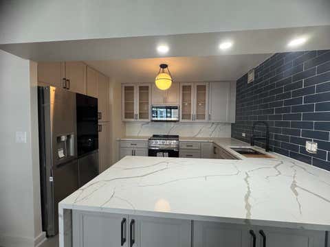 Tiny photo for 6007 N Sheridan Road #20H, Chicago, IL 60660 (MLS # 12706580)