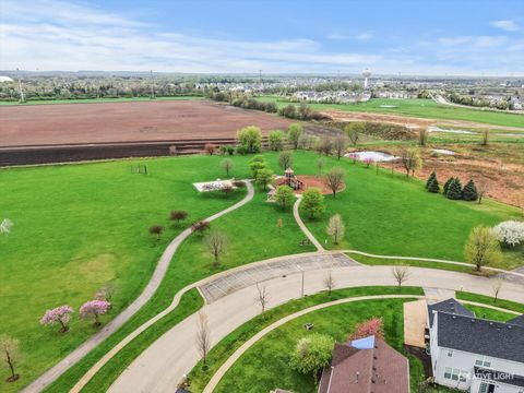 Tiny photo for Oswego, IL 60543 (MLS # 12617098)