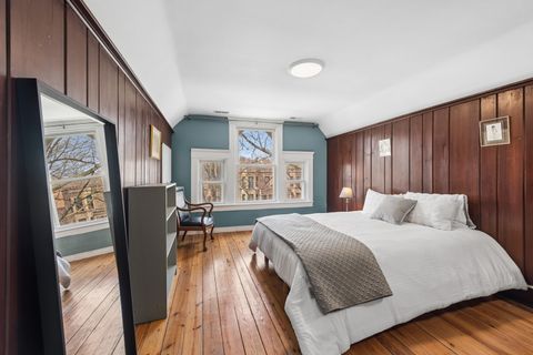 Tiny photo for 5247 N MAGNOLIA Avenue, Chicago, IL 60640 (MLS # 12584283)