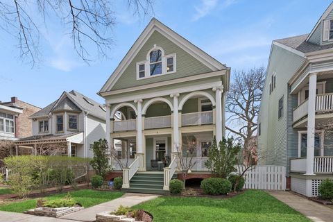 Photo of 5247 N MAGNOLIA Avenue, Chicago, IL 60640 (MLS # 12584283)