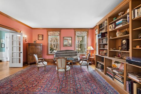 Tiny photo for 5247 N MAGNOLIA Avenue, Chicago, IL 60640 (MLS # 12584283)