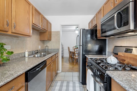 Tiny photo for 737 Ridge Avenue #2H, Evanston, IL 60202 (MLS # 12756004)