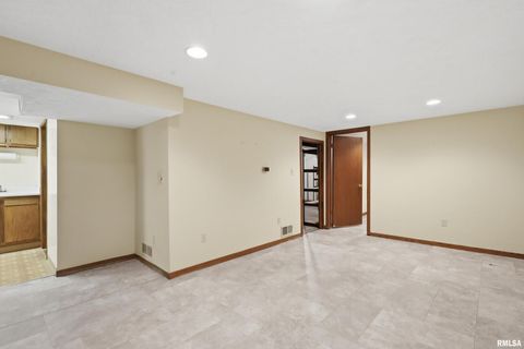 Tiny photo for 1508 32ND Street, Moline, IL 61265 (MLS # QC4270062)