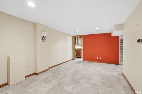 Tiny photo for 1508 32ND Street, Moline, IL 61265 (MLS # QC4270062)