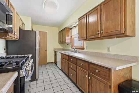 Tiny photo for 1508 32ND Street, Moline, IL 61265 (MLS # QC4270062)