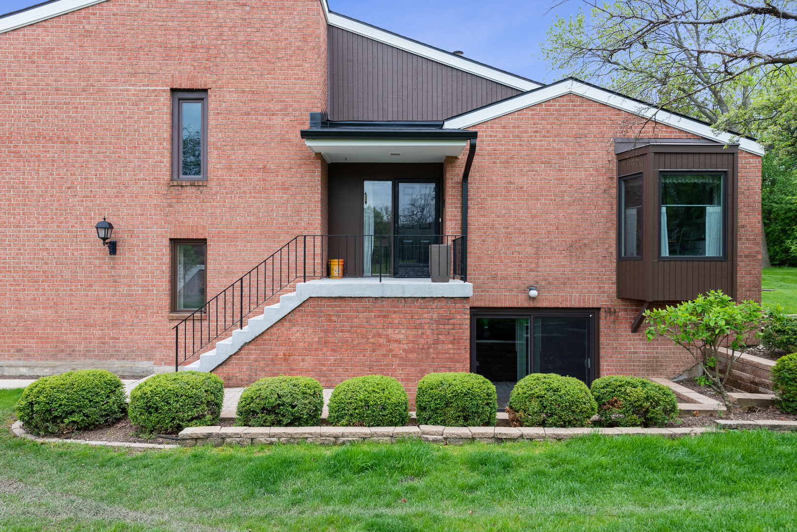 2S570 PATRICK HENRY Square 119