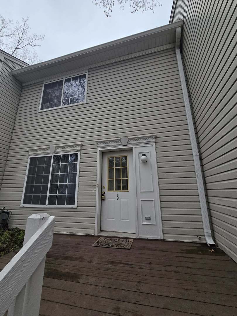 19 N Macgillis Drive 19