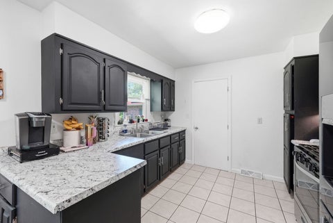 Tiny photo for 850 Austin Avenue, Aurora, IL 60505 (MLS # 12685498)
