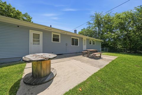 Tiny photo for 850 Austin Avenue, Aurora, IL 60505 (MLS # 12685498)