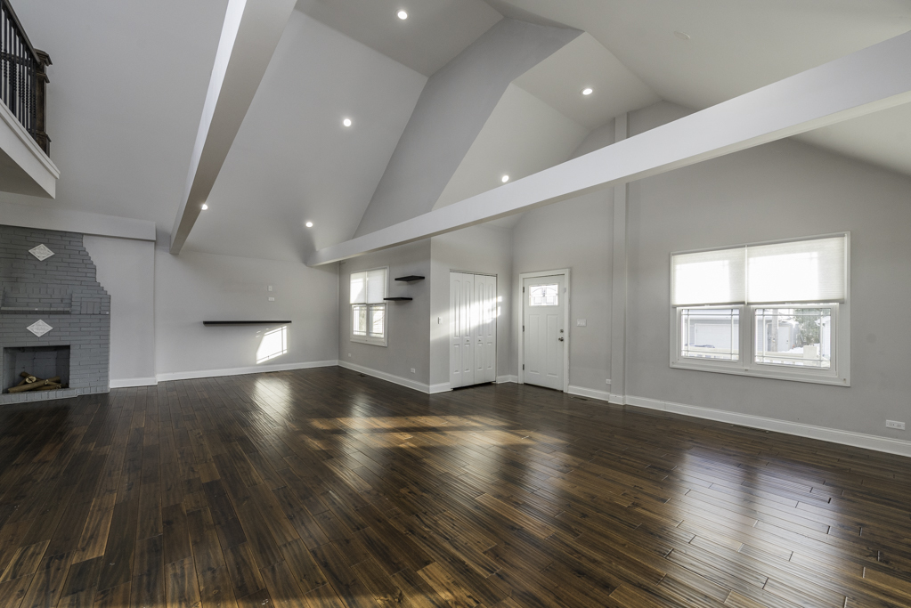 33715 N Lake Shore Drive