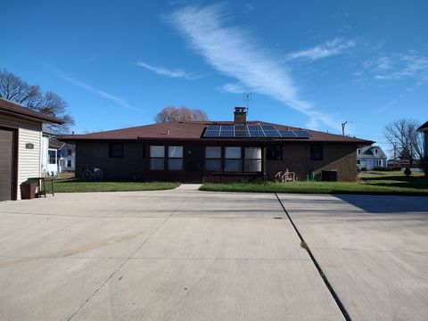 Tiny photo for 1221 Warren Avenue, Belvidere, IL 61008 (MLS # 12548936)
