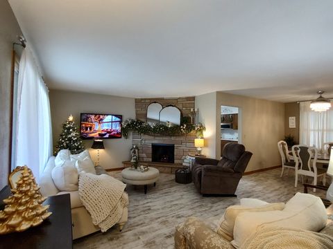 Tiny photo for 1221 Warren Avenue, Belvidere, IL 61008 (MLS # 12548936)