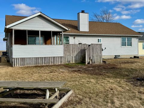 Tiny photo for 416 N Kathleen Street, Stanford, IL 61774 (MLS # 12574241)