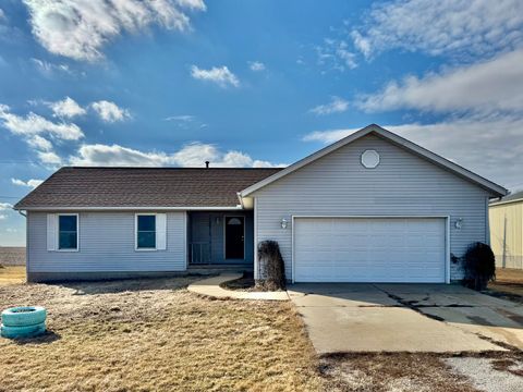 Tiny photo for 416 N Kathleen Street, Stanford, IL 61774 (MLS # 12574241)
