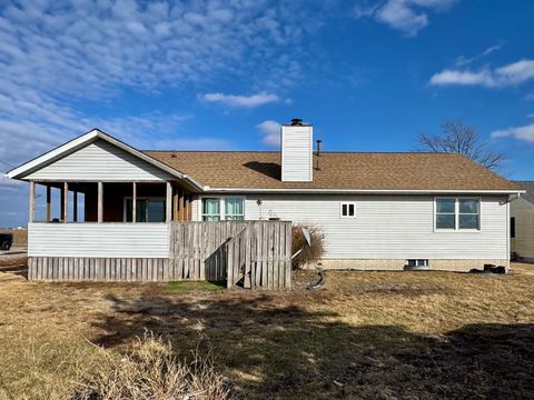 Tiny photo for 416 N Kathleen Street, Stanford, IL 61774 (MLS # 12574241)