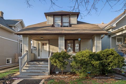 4022 W EDDY Street Chicago IL 60641