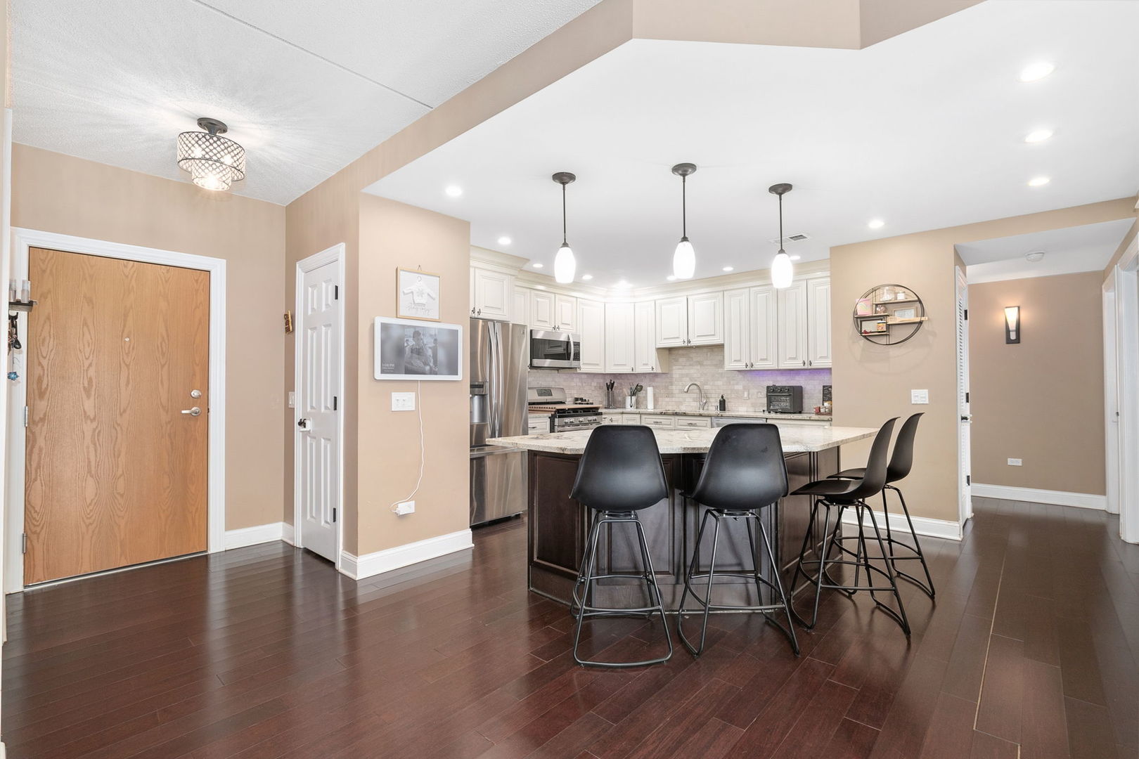 8727 W Bryn Mawr Avenue 606