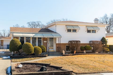 Photo of 423 S Yale Avenue, Addison, IL 60101 (MLS # 12614321)