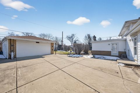 Tiny photo for 423 S Yale Avenue, Addison, IL 60101 (MLS # 12614321)
