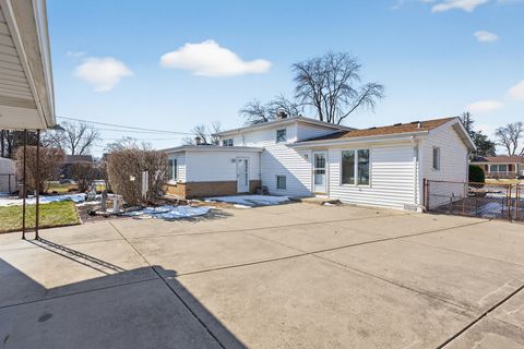 Tiny photo for 423 S Yale Avenue, Addison, IL 60101 (MLS # 12614321)
