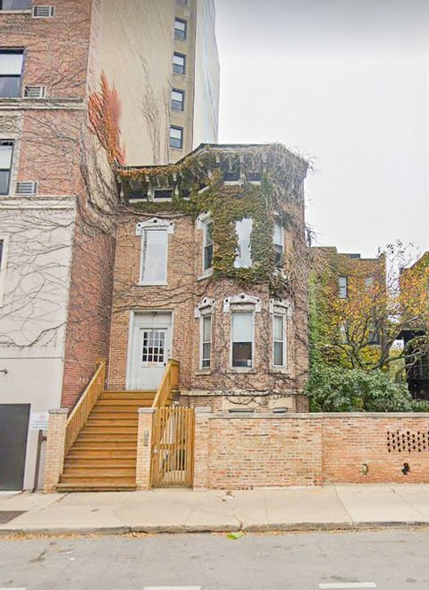 1811 N Wells Street G Chicago IL 60614