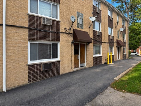 Tiny photo for 4306 N Keystone Avenue #303, Chicago, IL 60641 (MLS # 12795525)