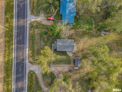 Tiny photo for 2109 N BROADWAY Avenue, Salem, IL 62881 (MLS # EB460024)