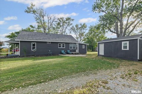 Tiny photo for 2109 N BROADWAY Avenue, Salem, IL 62881 (MLS # EB460024)