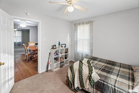 Tiny photo for 2109 N BROADWAY Avenue, Salem, IL 62881 (MLS # EB460024)