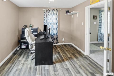 Tiny photo for 2109 N BROADWAY Avenue, Salem, IL 62881 (MLS # EB460024)