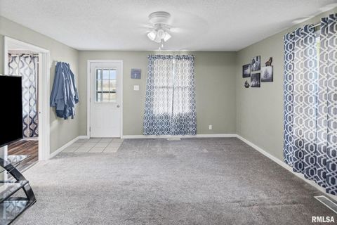 Tiny photo for 2109 N BROADWAY Avenue, Salem, IL 62881 (MLS # EB460024)