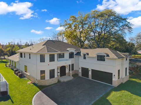 1851 Oakwood Road Northbrook IL 60062