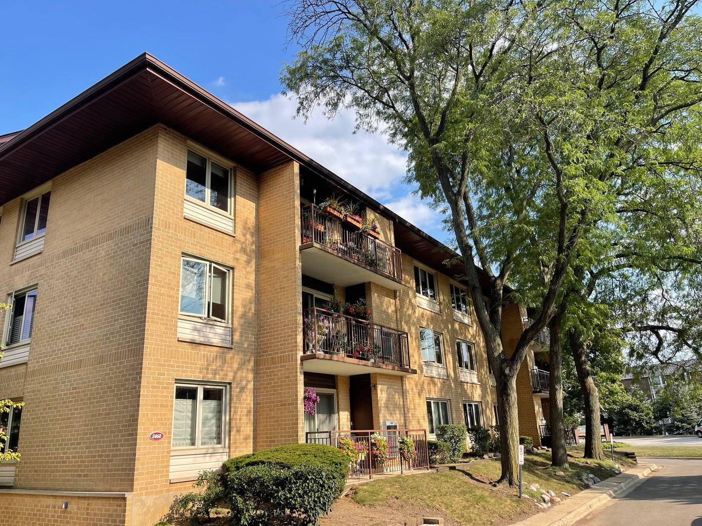 2460 W Talcott Road 220