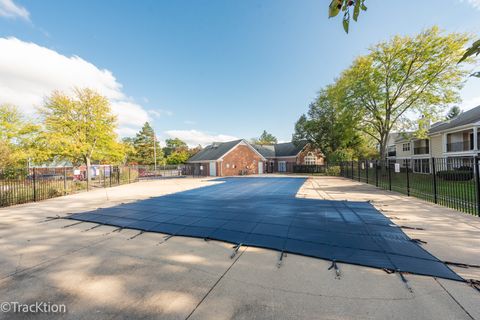 Tiny photo for 802 BUTTERNUT Lane #D, Mount Prospect, IL 60056 (MLS # 12495783)