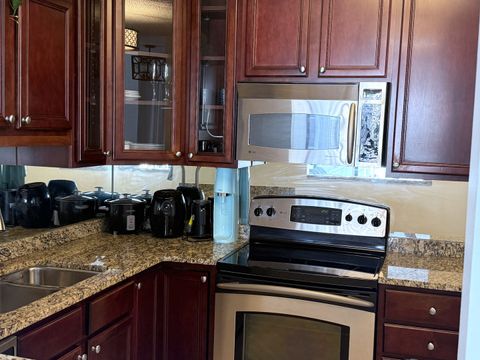 Tiny photo for 33 W Delaware Place #9D, Chicago, IL 60610 (MLS # 12474982)