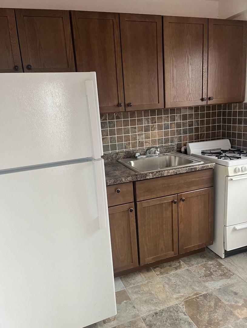 2620 W Berwyn Avenue 503