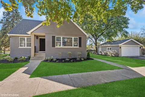 A home in La Grange Park