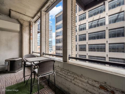 Tiny photo for 565 W Quincy Street #704, Chicago, IL 60661 (MLS # 12598782)