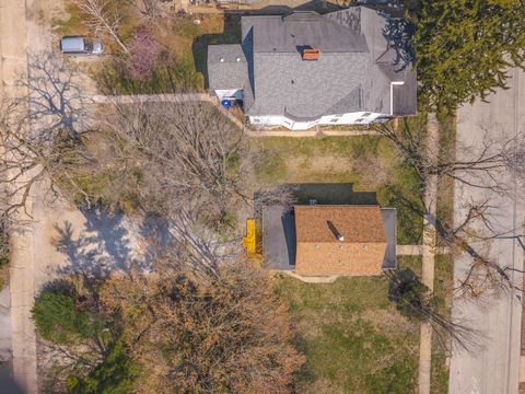 Tiny photo for 706 N Prairie Street, Bloomington, IL 61701 (MLS # 12615778)