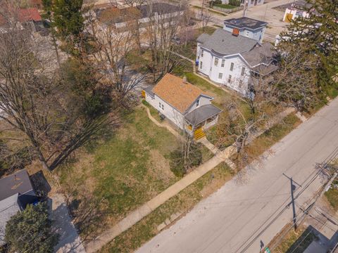 Tiny photo for 706 N Prairie Street, Bloomington, IL 61701 (MLS # 12615778)