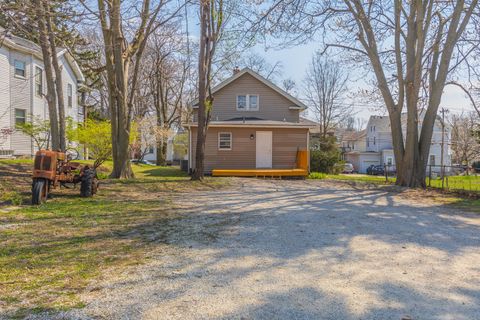 Tiny photo for 706 N Prairie Street, Bloomington, IL 61701 (MLS # 12615778)